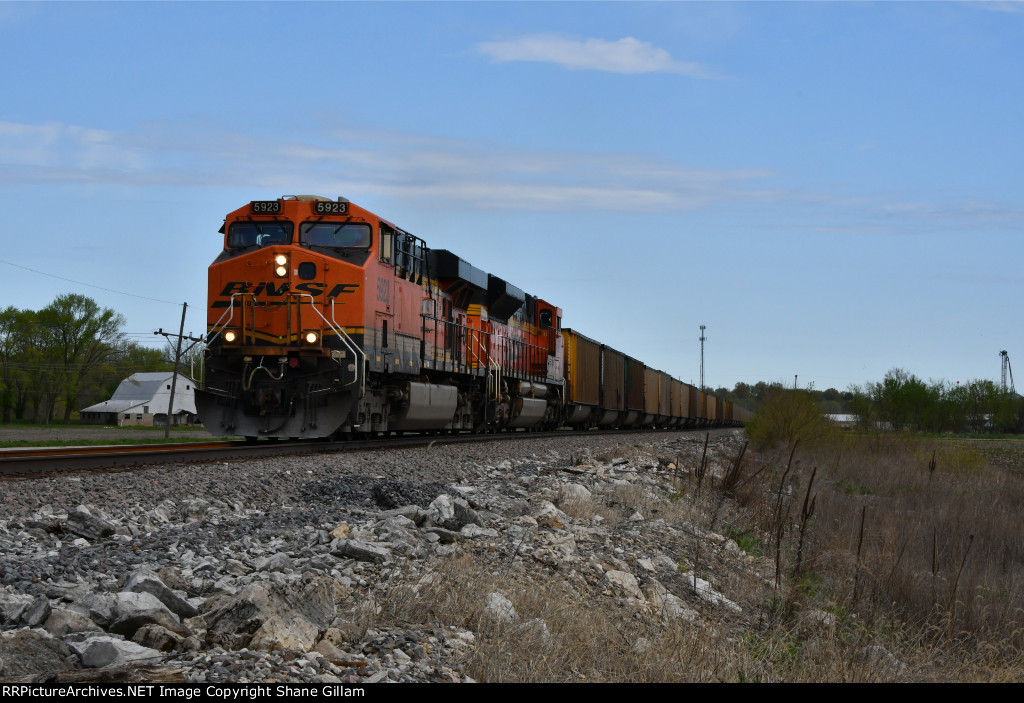 BNSF 5923